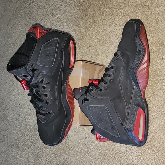 Air Jordan Nike shoes black red - Picture 3 of 9